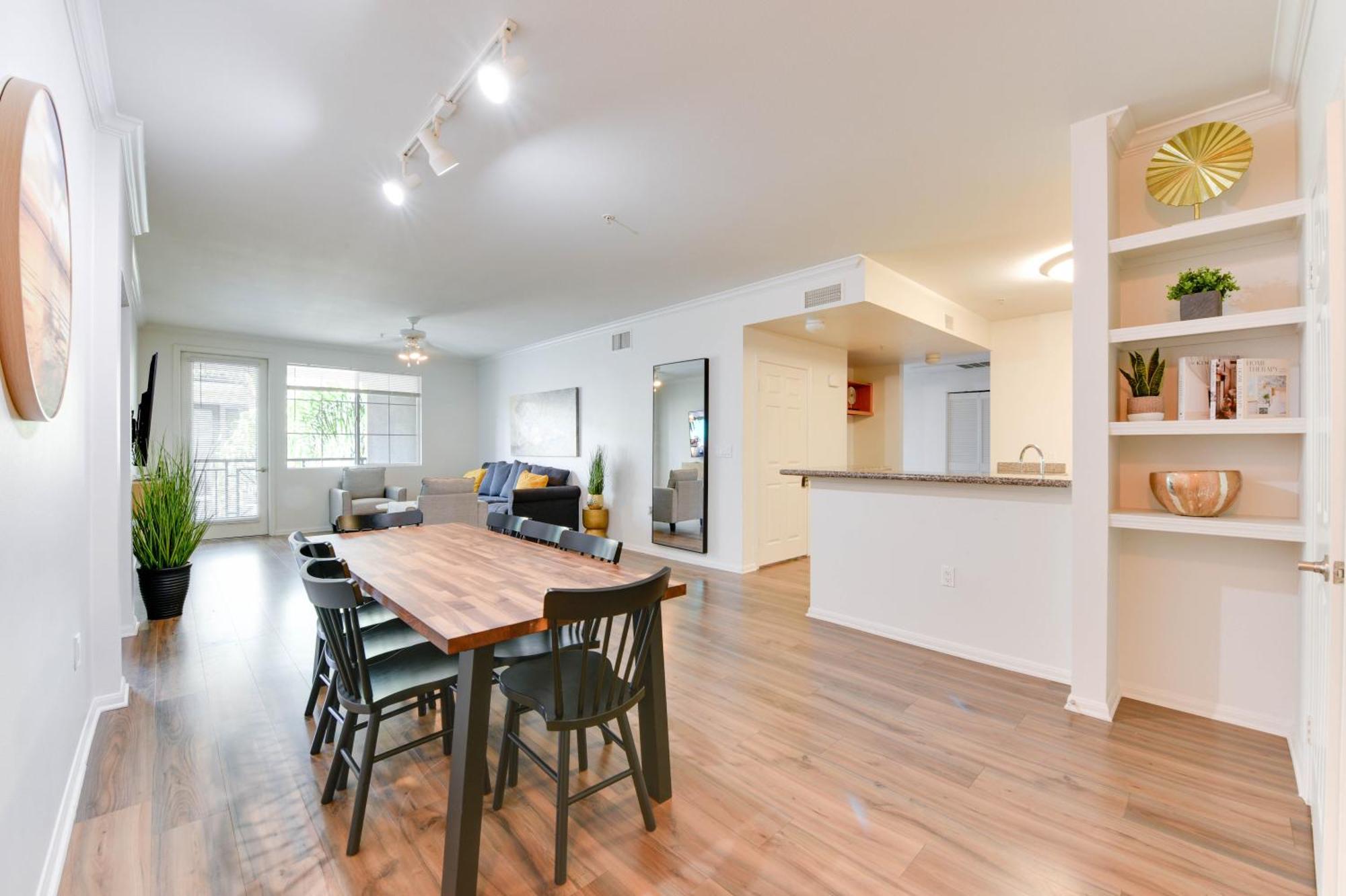 Apartment Spacious, Comfortable, And