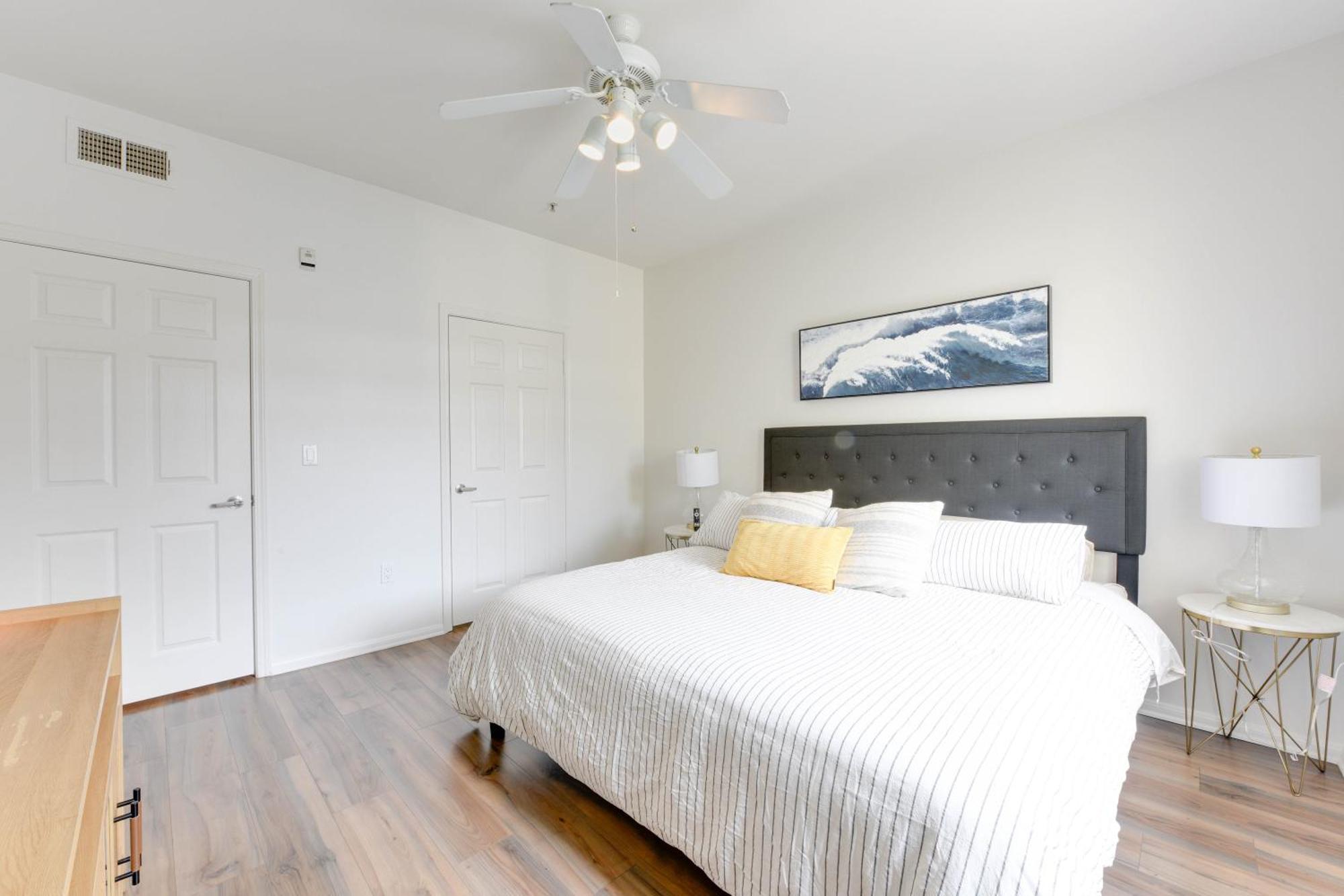 Spacious, Comfortable, And Apartment Los Angeles